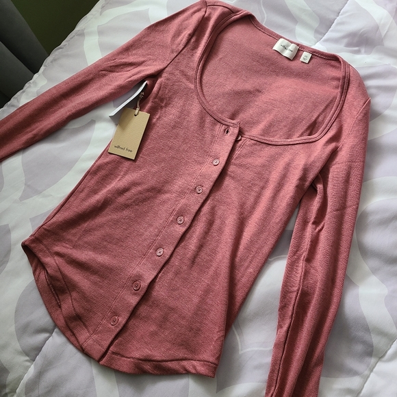 NWT Aritzia Wilfred Effie Long Sleeve in Pink - Picture 4 of 7
